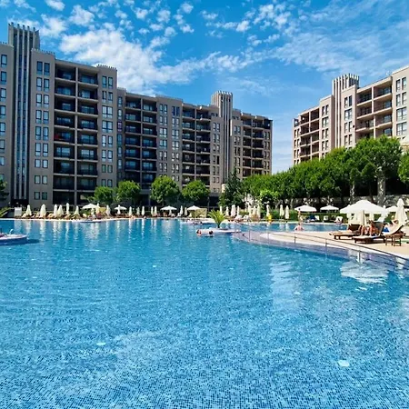 Apartment Bratanov Top