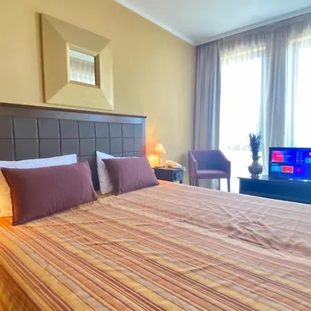 Апартамент Bratanov Top *